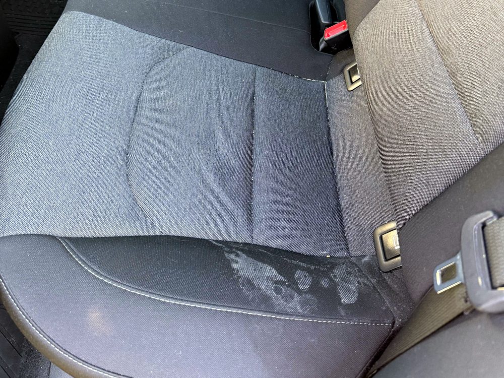 Presvlake stražnje klupe Hyundaija i30 prije obrade